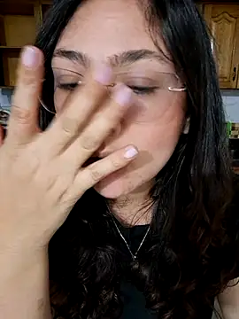 Snapshot of Mia_Ruiz chatting on October 24, 2025, 2:08 am Mia Ruiz online show from October 24, 2025, 2:08 am