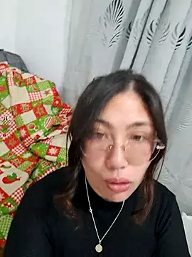 Snapshot of Mia_Ruiz chatting on October 25, 2025, 2:08 am Mia Ruiz online show from October 25, 2025, 2:08 am