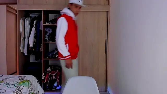 Snapshot of aldrinwhite chatting on November 9, 2025, 5:11 pm aldrinwhite online show from November 9, 2025, 5:11 pm