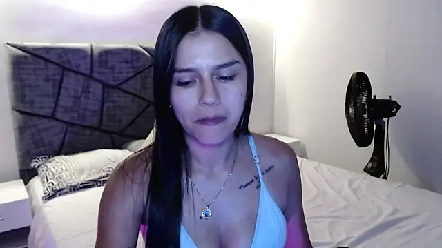 Snapshot of cloe_fox chatting on November 9, 2025, 11:25 pm cloe fox online show from November 9, 2025, 11:25 pm