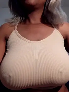 Snapshot of realsquirter chatting on February 3, 2026, 8:03 pm realsquirter online show from February 3, 2026, 8:03 pm