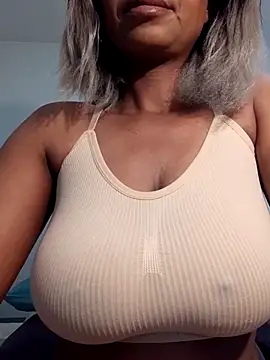 Snapshot of realsquirter chatting on February 4, 2026, 8:53 am realsquirter online show from February 4, 2026, 8:53 am