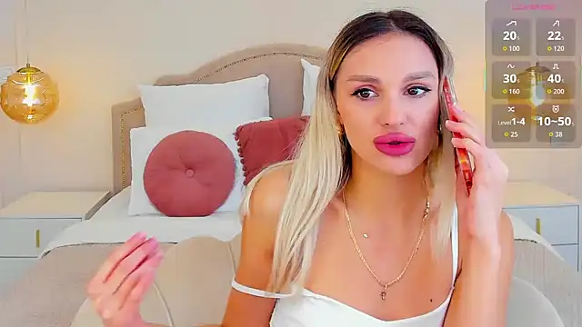 MissLoou online show from November 17, 2025, 6:19 am