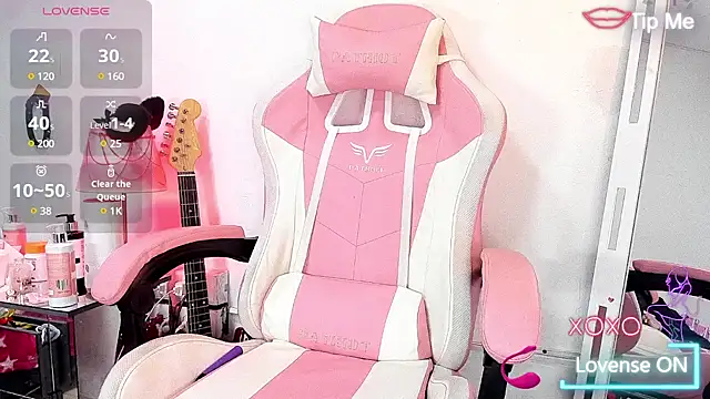 Snapshot of RoxaneEvans_ chatting on January 17, 2025, 10:00 am RoxaneEvans online show from January 17, 2025, 10:00 am