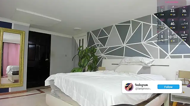 Snapshot of charolbruce_1 chatting on October 8, 2025, 12:03 pm charolbruce 1 online show from October 8, 2025, 12:03 pm