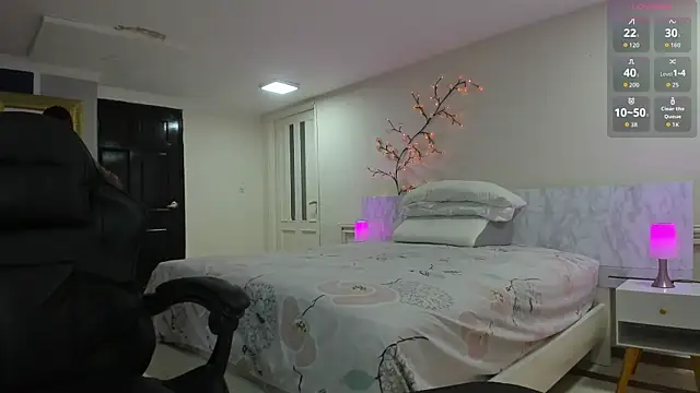 charolbruce 1 online show from March 24, 2026, 11:59 am