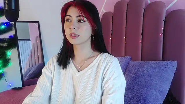 Zoe Benson online show from December 19, 2024, 12:45 pm
