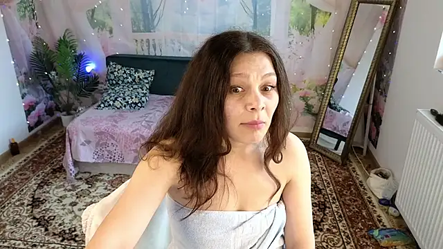 MadameDeFeu online show from June 3, 2026, 11:24 am