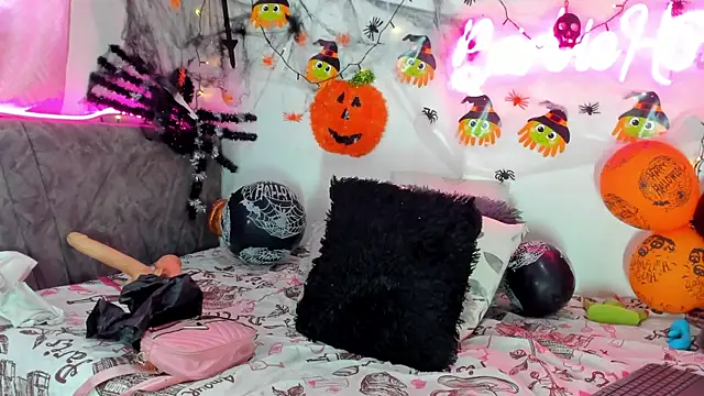 BarbieHotLaura online show from October 18, 2025, 6:41 pm