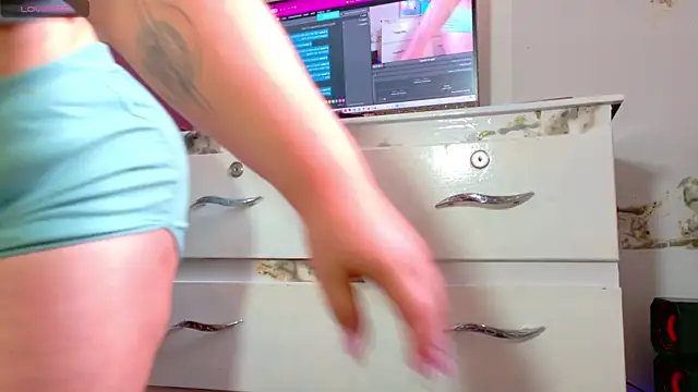 Gaby Vegaa online show from October 20, 2025, 10:10 pm