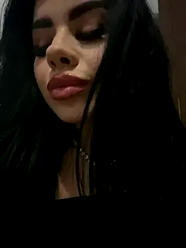 Snapshot of Ameliablack_1 chatting on December 3, 2024, 8:39 pm Ameliablack 1 online show from December 3, 2024, 8:39 pm