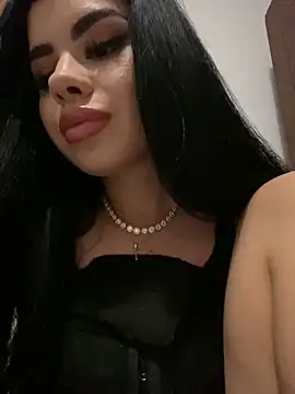 Snapshot of Ameliablack_1 chatting on December 14, 2024, 8:51 pm Ameliablack 1 online show from December 14, 2024, 8:51 pm