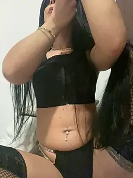 Snapshot of Ameliablack_1 chatting on December 20, 2024, 3:25 am Ameliablack 1 online show from December 20, 2024, 3:25 am