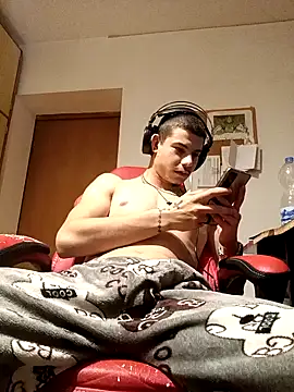 Snapshot of BigDickEnrg7195 chatting on December 1, 2024, 9:48 pm BigDickEnrg7195 online show from December 1, 2024, 9:48 pm