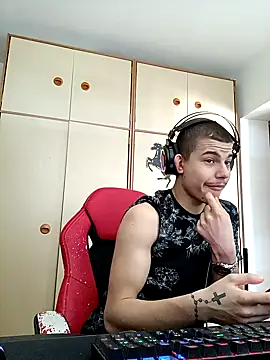 Snapshot of BigDickEnrg7195 chatting on February 6, 2025, 11:21 am BigDickEnrg7195 online show from February 6, 2025, 11:21 am