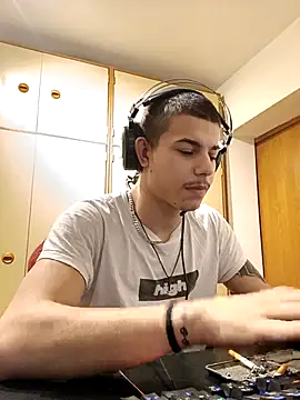 Snapshot of BigDickEnrg7195 chatting on February 15, 2025, 10:10 pm BigDickEnrg7195 online show from February 15, 2025, 10:10 pm