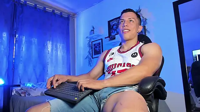 ThomsEvery  online show from November 6, 2025, 4:41 pm