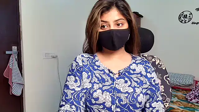 Snapshot of Hoty-Shivangi chatting on February 25, 2026, 8:35 am Hoty-Shivangi online show from February 25, 2026, 8:35 am