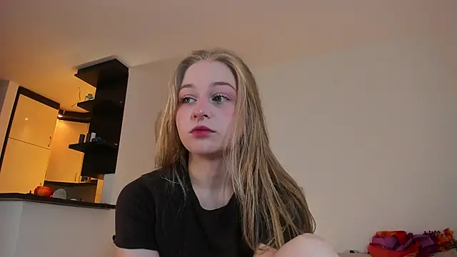 MiaMews online show from October 7, 2025, 11:07 am