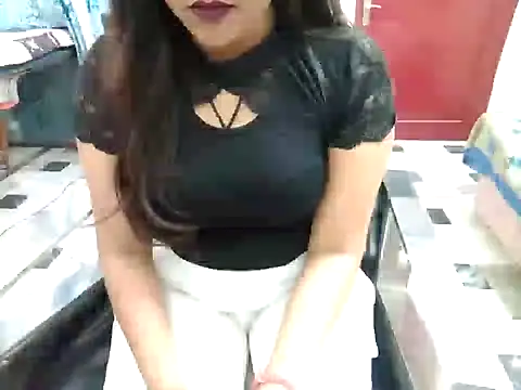 Snapshot of aarushi_sharmaa chatting on January 29, 2025, 6:54 am aarushi sharmaa online show from January 29, 2025, 6:54 am