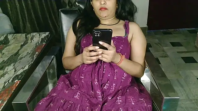 Snapshot of aarushi_sharmaa chatting on October 24, 2025, 5:26 am aarushi sharmaa online show from October 24, 2025, 5:26 am