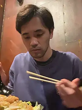 ryusei18570 online show from April 11, 2026, 4:39 am