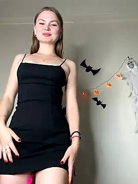 NickiLike online show from October 23, 2025, 6:50 pm