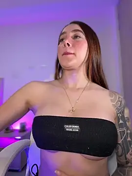 Snapshot of Lanataylor- chatting on March 16, 2025, 1:07 am Lanataylor- online show from March 16, 2025, 1:07 am