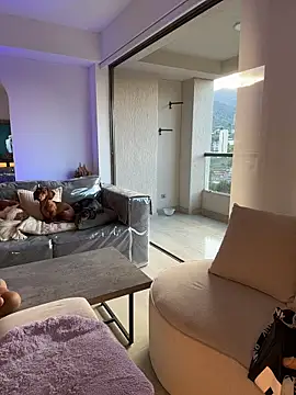 Lanataylor- online show from April 17, 2026, 10:46 pm