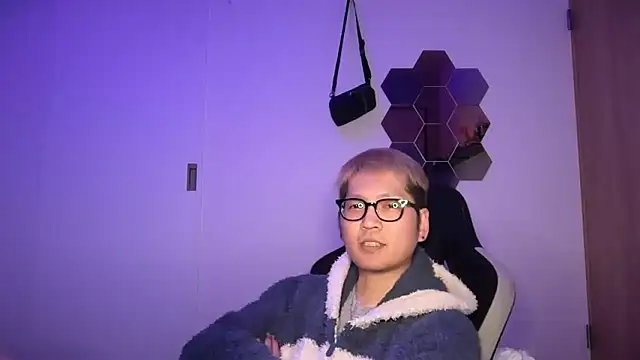 Snapshot of kensnb chatting on February 3, 2026, 12:10 pm kensnb online show from February 3, 2026, 12:10 pm