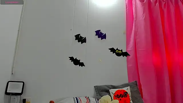 Natasha by online show from October 10, 2025, 3:00 pm