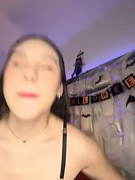  ISABELLA HOT  online show from October 22, 2025, 12:16 pm