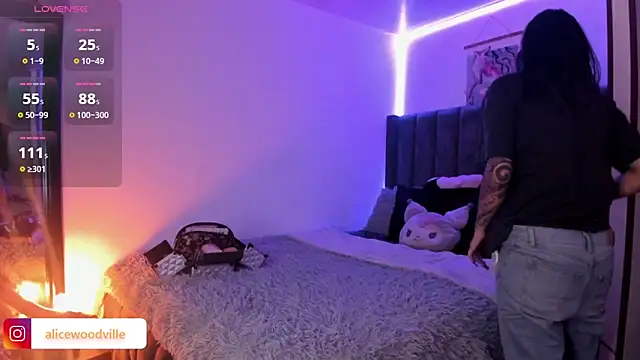 Alice woodville online show from February 12, 2025, 12:58 am