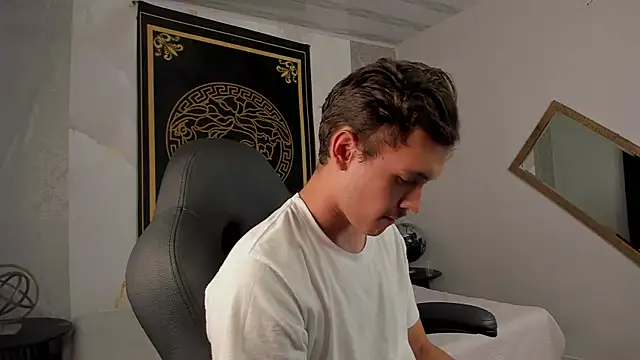 Desmon Clark online show from February 11, 2025, 11:22 pm