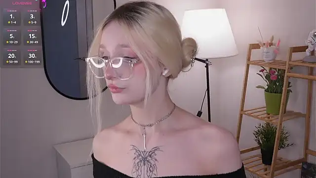 Snapshot of Naughty__Couplles chatting on February 20, 2026, 3:25 am Naughty Couplles online show from February 20, 2026, 3:25 am