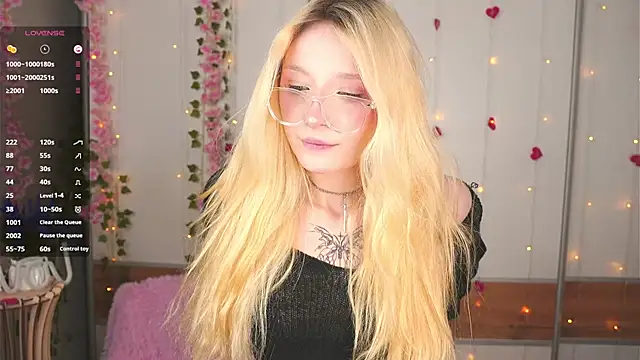 Snapshot of Naughty__Couplles chatting on February 25, 2026, 3:16 am Naughty Couplles online show from February 25, 2026, 3:16 am