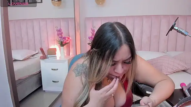 Annie karlsson   online show from October 4, 2025, 4:10 am