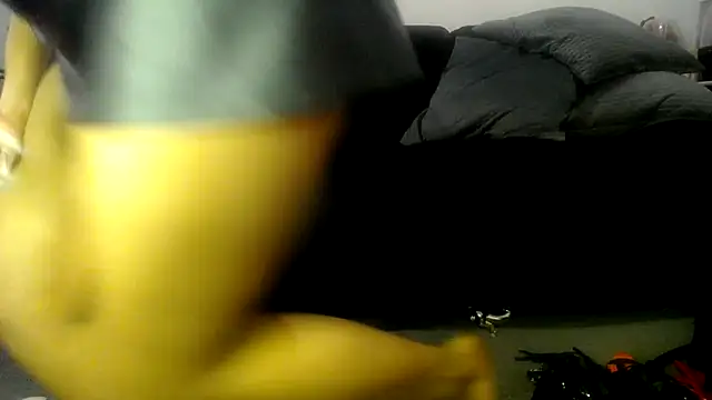 Niquitasparkles online show from February 5, 2025, 2:59 pm