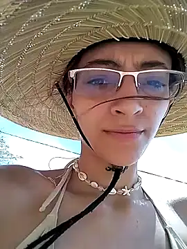 Snapshot of Dani_pegin chatting on February 14, 2025, 12:47 pm Dani pegin online show from February 14, 2025, 12:47 pm