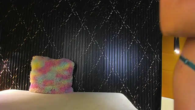 valentina lux online show from September 29, 2025, 7:19 pm