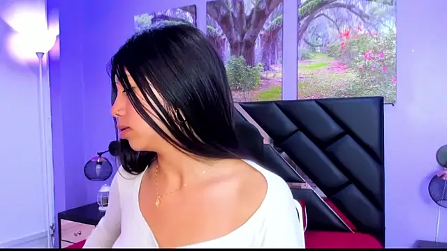 KimberlyVillaLobos online show from September 19, 2025, 1:56 pm