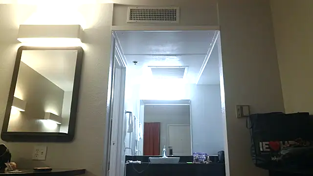 Snapshot of rileyraerhoads chatting on October 29, 2025, 12:51 pm rileyraerhoads online show from October 29, 2025, 12:51 pm