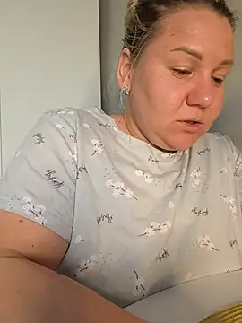 Anna Curvy online show from April 1, 2026, 2:14 pm