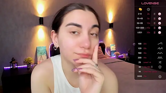 Snapshot of hannacheekss_ chatting on February 1, 2025, 5:18 am hannacheekss online show from February 1, 2025, 5:18 am