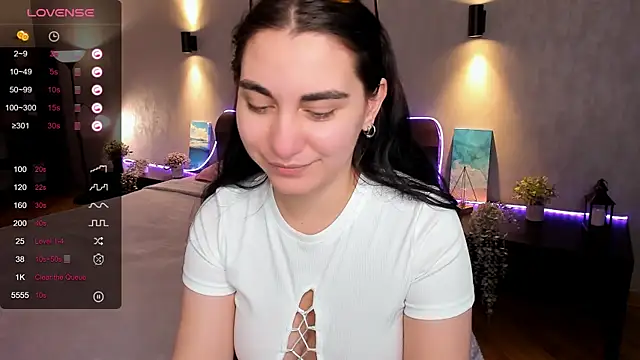 Snapshot of hannacheekss_ chatting on February 4, 2025, 5:10 am hannacheekss online show from February 4, 2025, 5:10 am