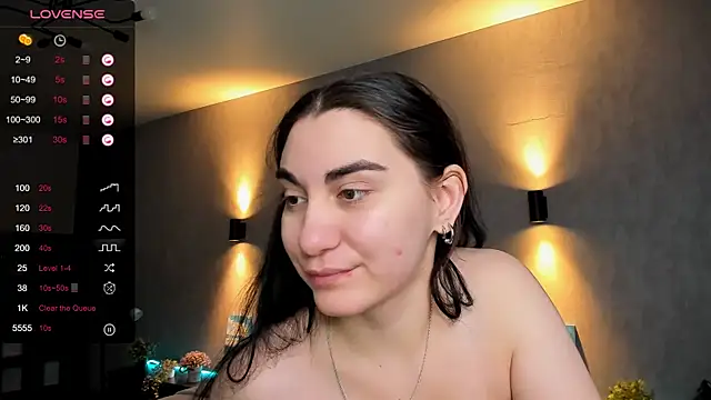 Snapshot of hannacheekss_ chatting on February 6, 2025, 5:03 am hannacheekss online show from February 6, 2025, 5:03 am