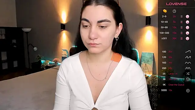 Snapshot of hannacheekss_ chatting on February 10, 2025, 2:19 am hannacheekss online show from February 10, 2025, 2:19 am