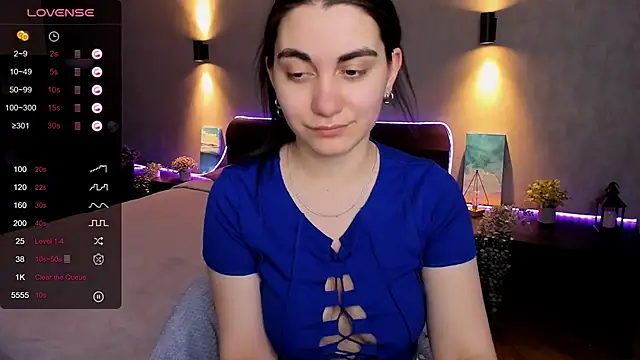 Snapshot of hannacheekss_ chatting on February 20, 2025, 8:17 am hannacheekss online show from February 20, 2025, 8:17 am