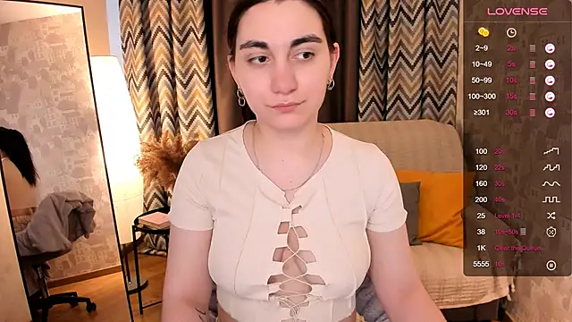 Snapshot of hannacheekss_ chatting on March 11, 2025, 8:30 am hannacheekss online show from March 11, 2025, 8:30 am