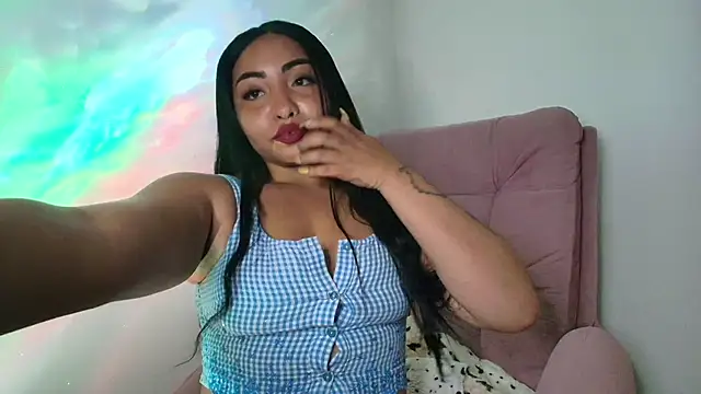 Snapshot of Dailyn_Adams chatting on December 15, 2024, 5:13 am Dailyn Adams online show from December 15, 2024, 5:13 am